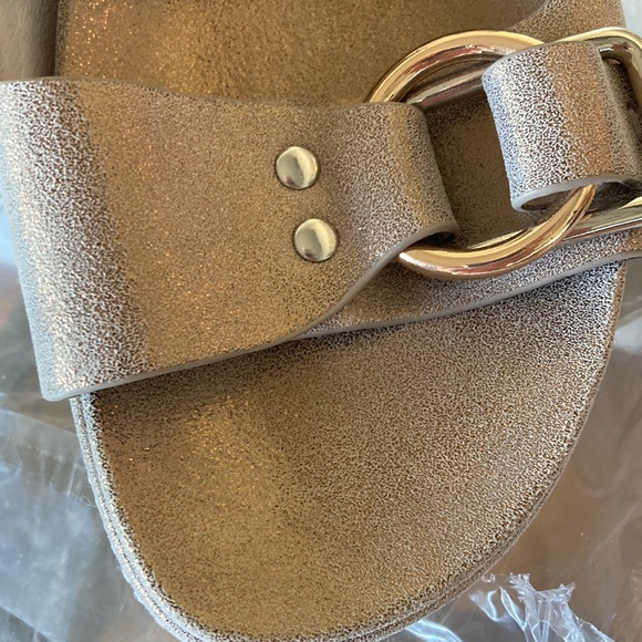 Gorgeous Leather Slides NEW YORK CITY - Picture 7 of 10